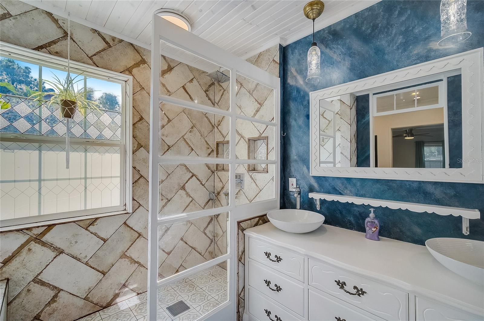 426 EAGLES NEST LN — photo 29