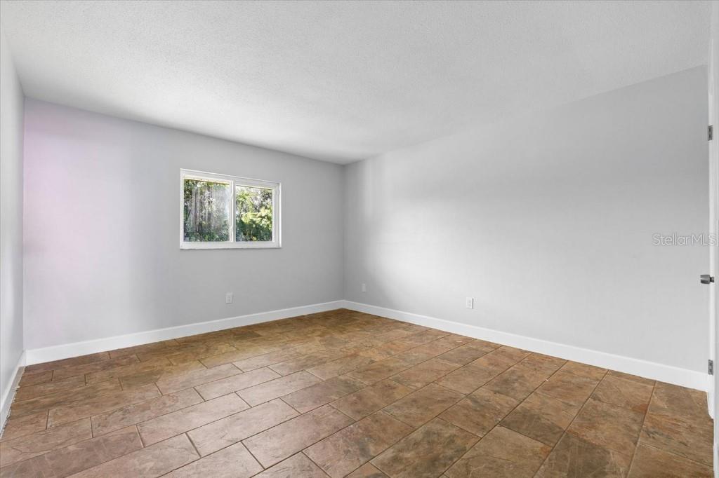 3301 SHERWOOD DR — photo 15