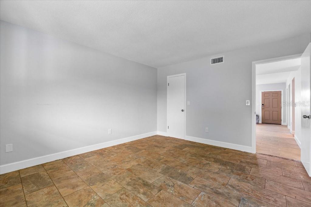 3301 SHERWOOD DR — photo 16