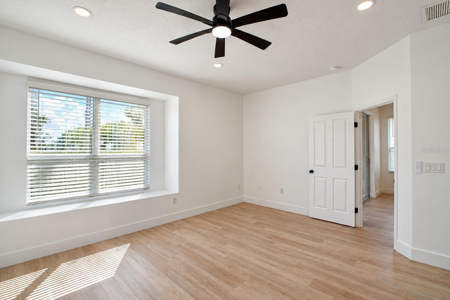 31421 SHAKER CIR — photo 17