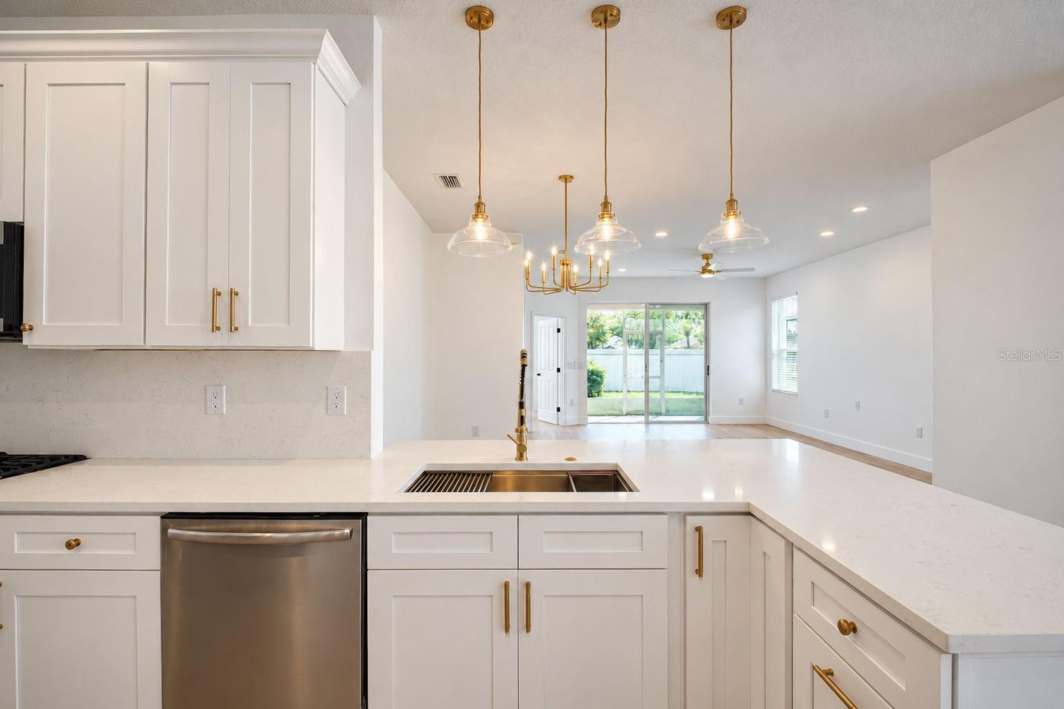 31421 SHAKER CIR — photo 9