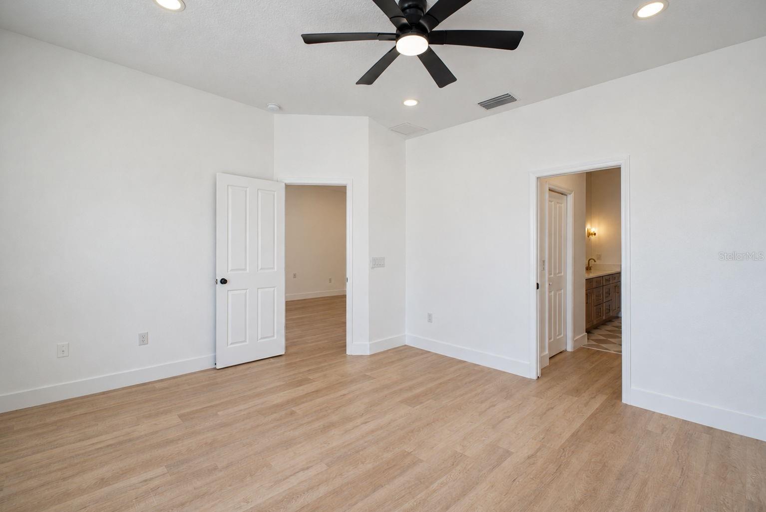 31421 SHAKER CIR — photo 18