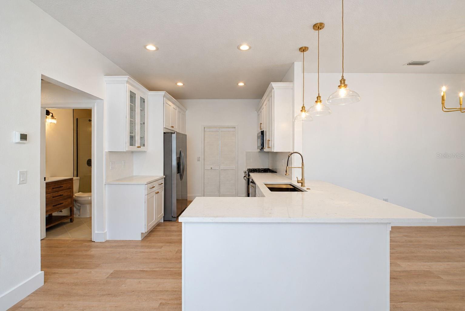 31421 SHAKER CIR — photo 7