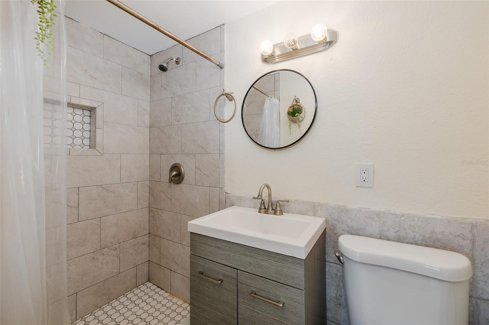 3138 BLUFF BLVD — photo 37