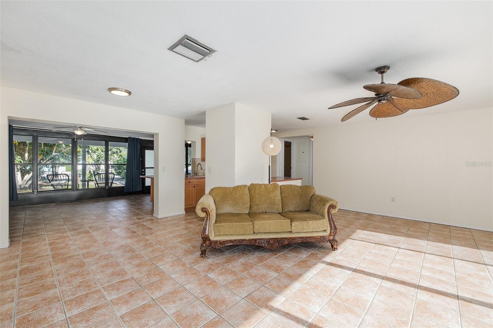 3138 BLUFF BLVD — photo 15