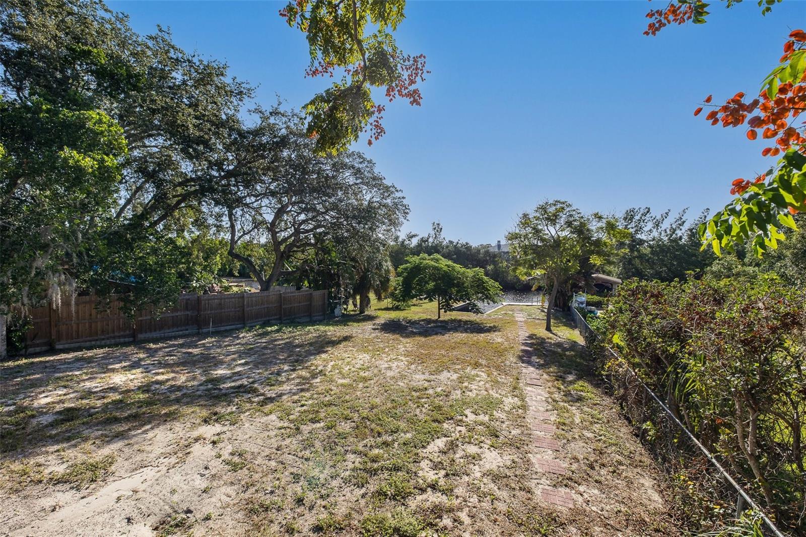3138 BLUFF BLVD — photo 50