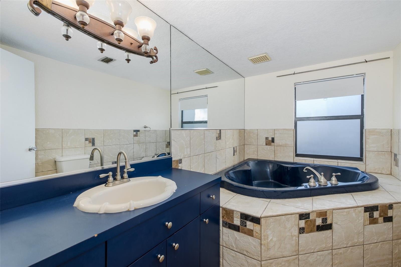 3138 BLUFF BLVD — photo 24