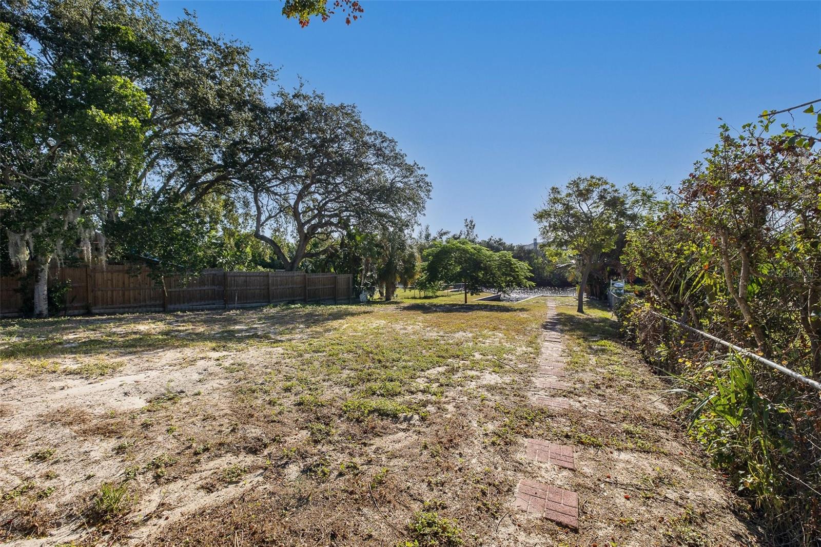 3138 BLUFF BLVD — photo 65