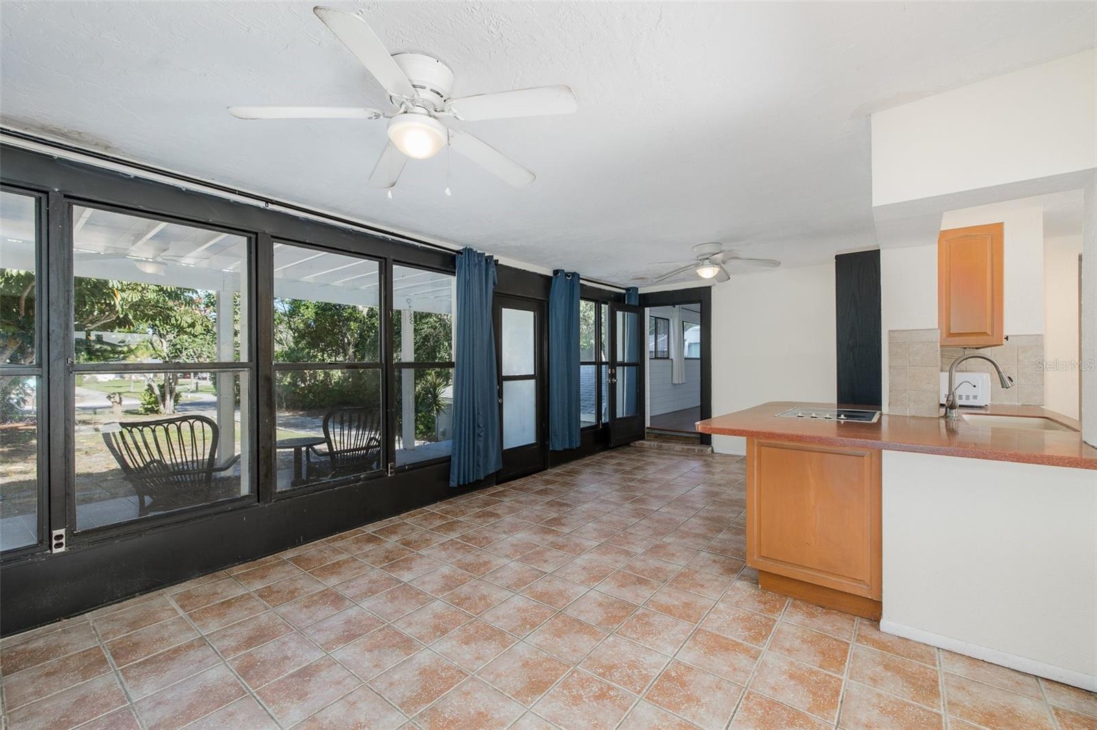 3138 BLUFF BLVD — photo 14