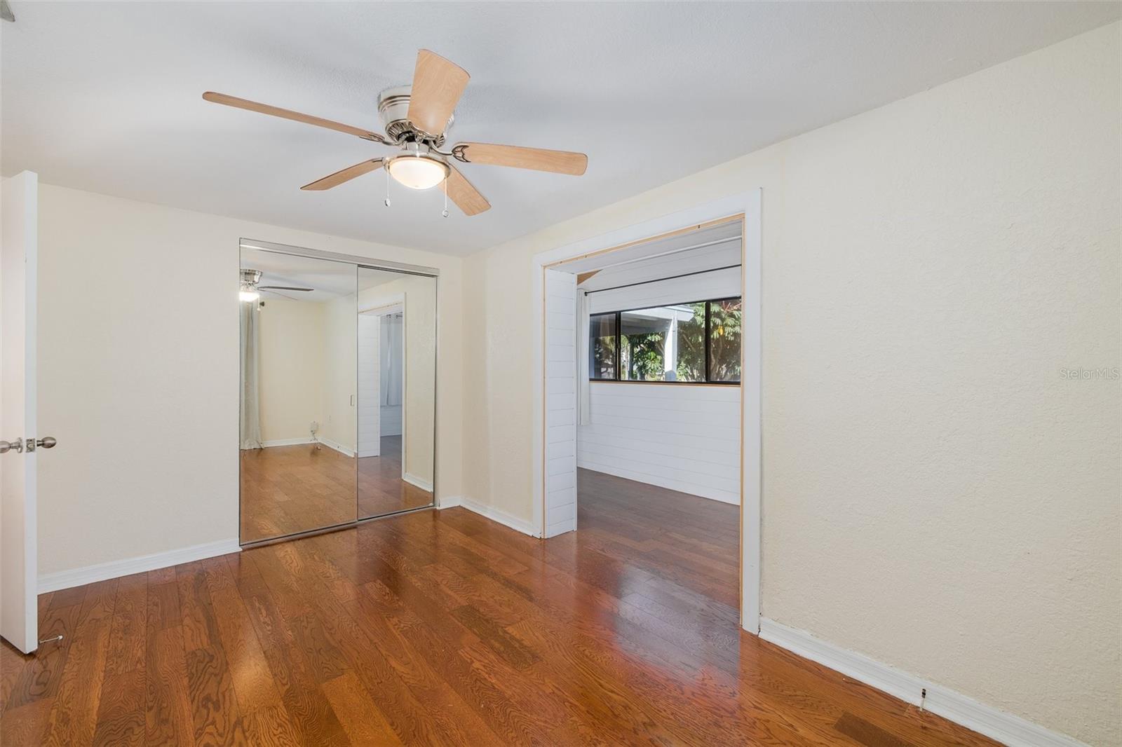 3138 BLUFF BLVD — photo 33