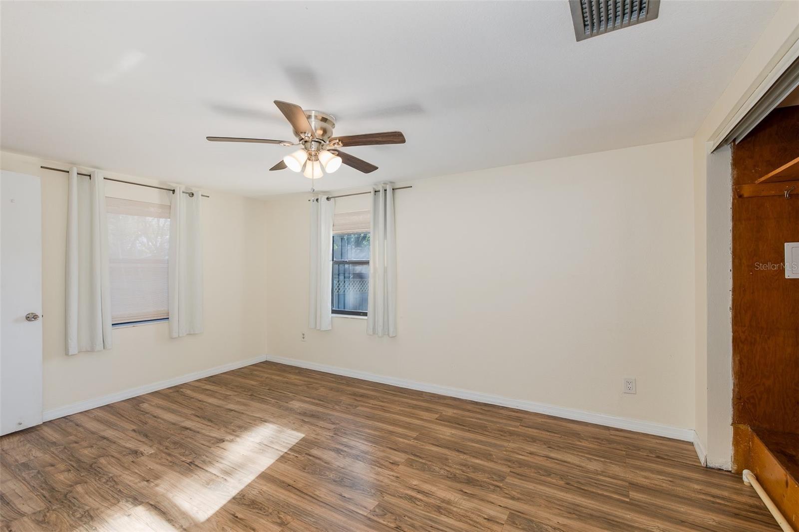 3138 BLUFF BLVD — photo 36
