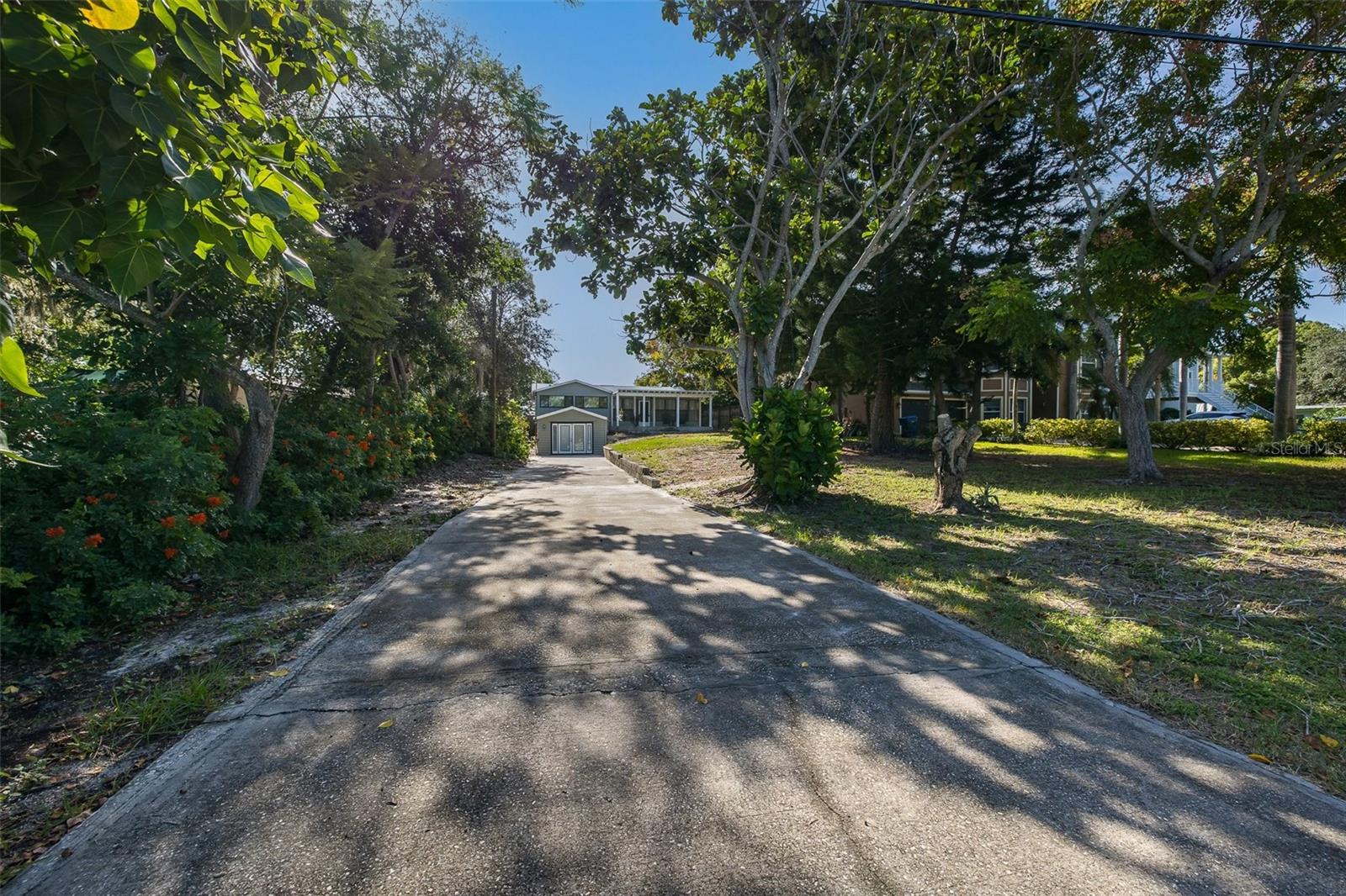 3138 BLUFF BLVD — photo 4