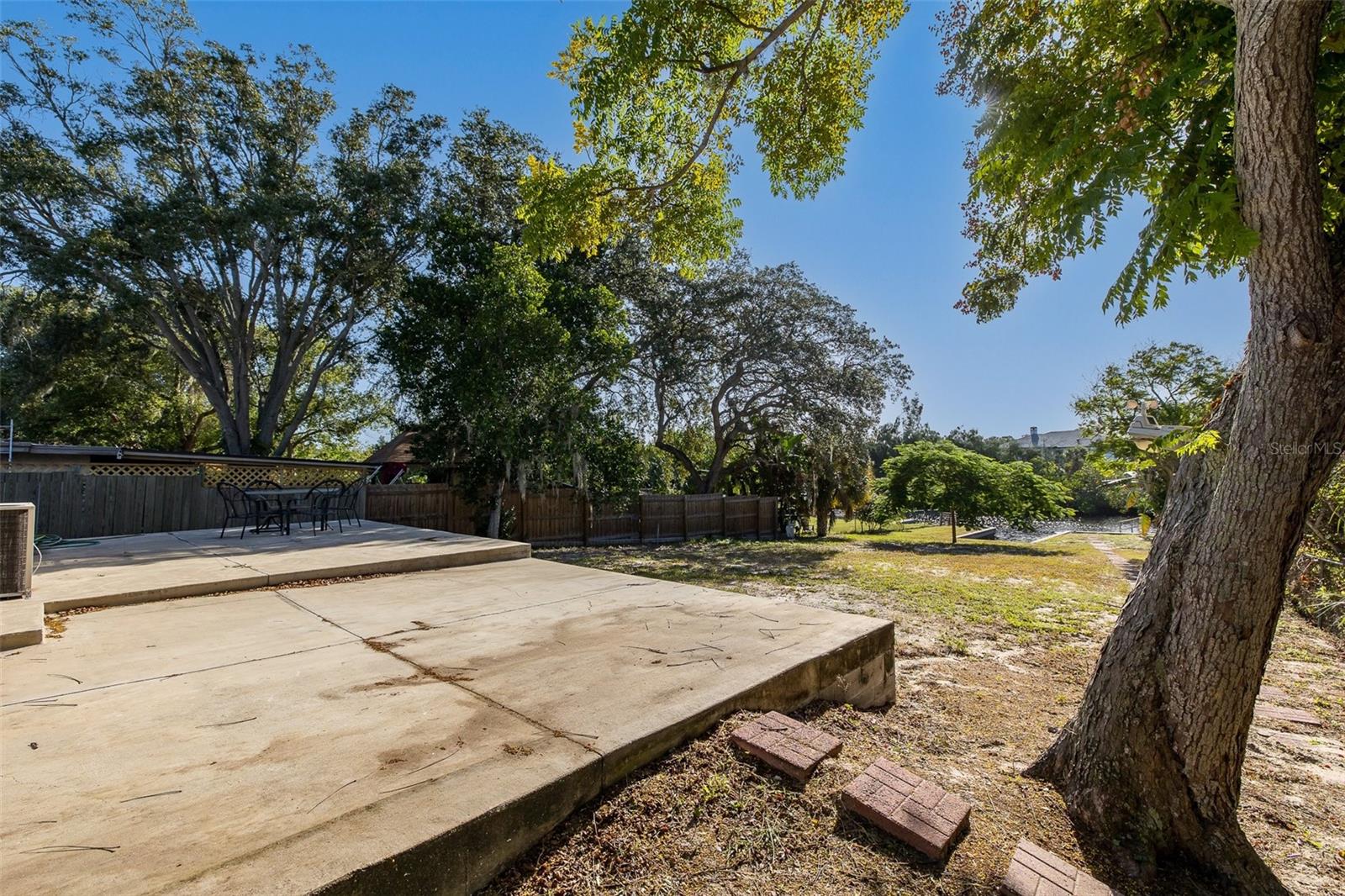 3138 BLUFF BLVD — photo 49