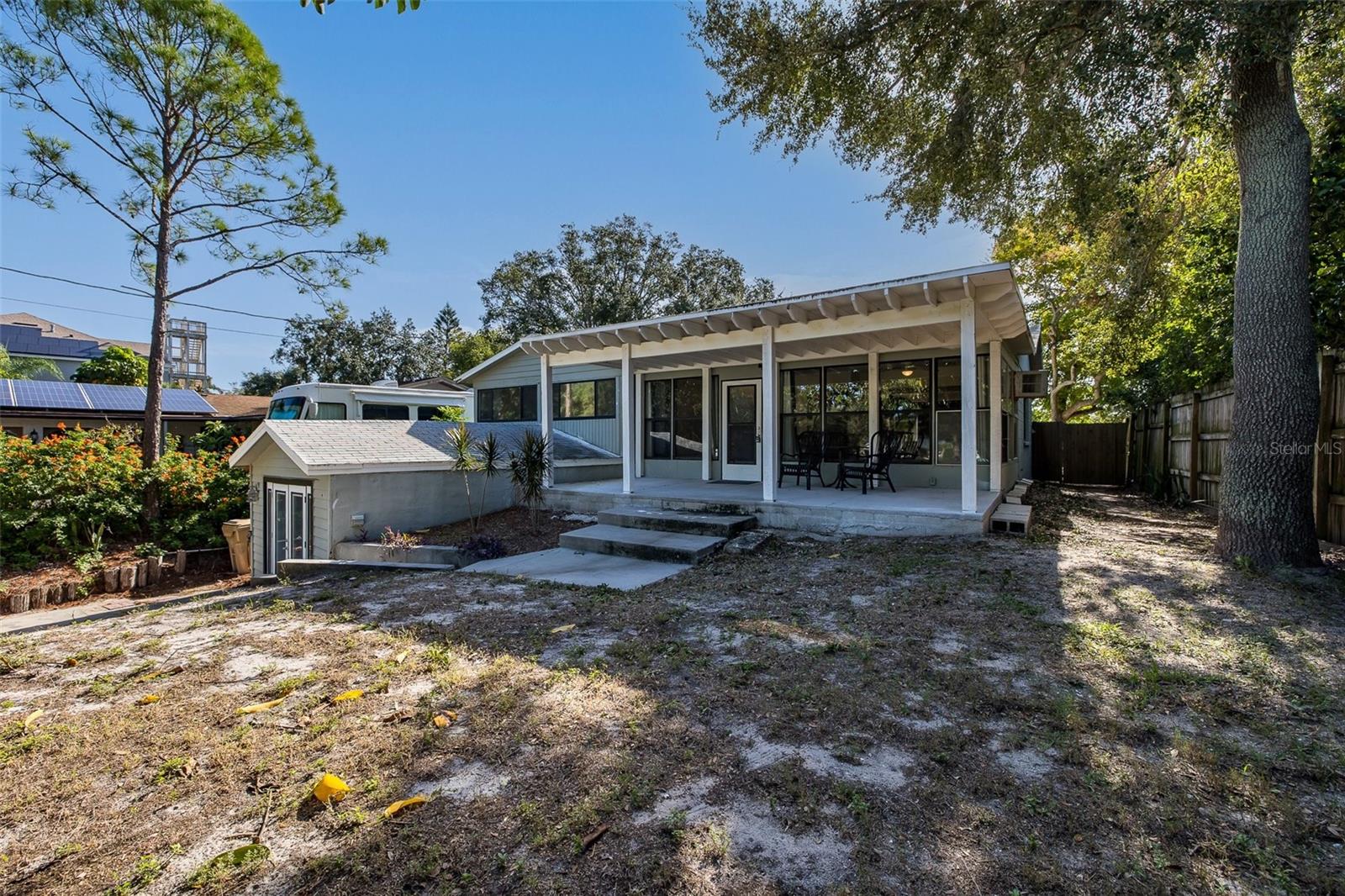 3138 BLUFF BLVD — photo 9