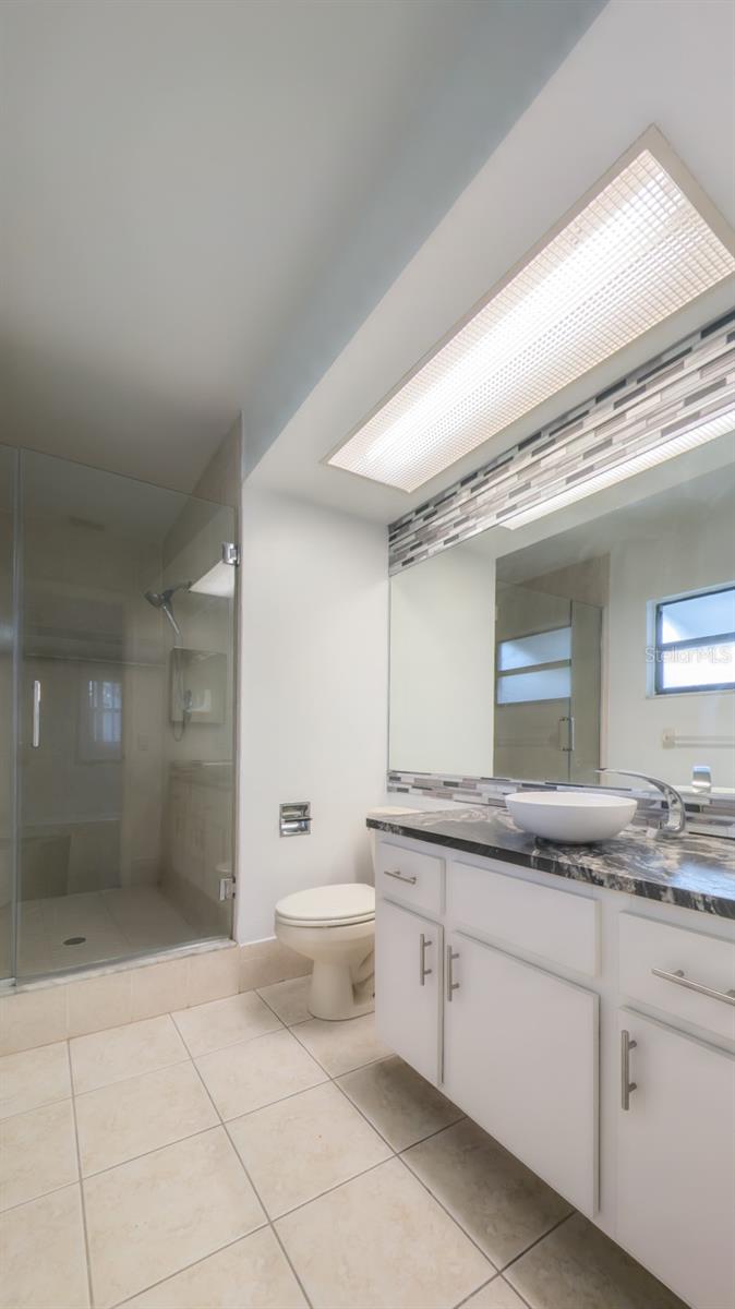 7910 RIVERDALE DR — photo 15