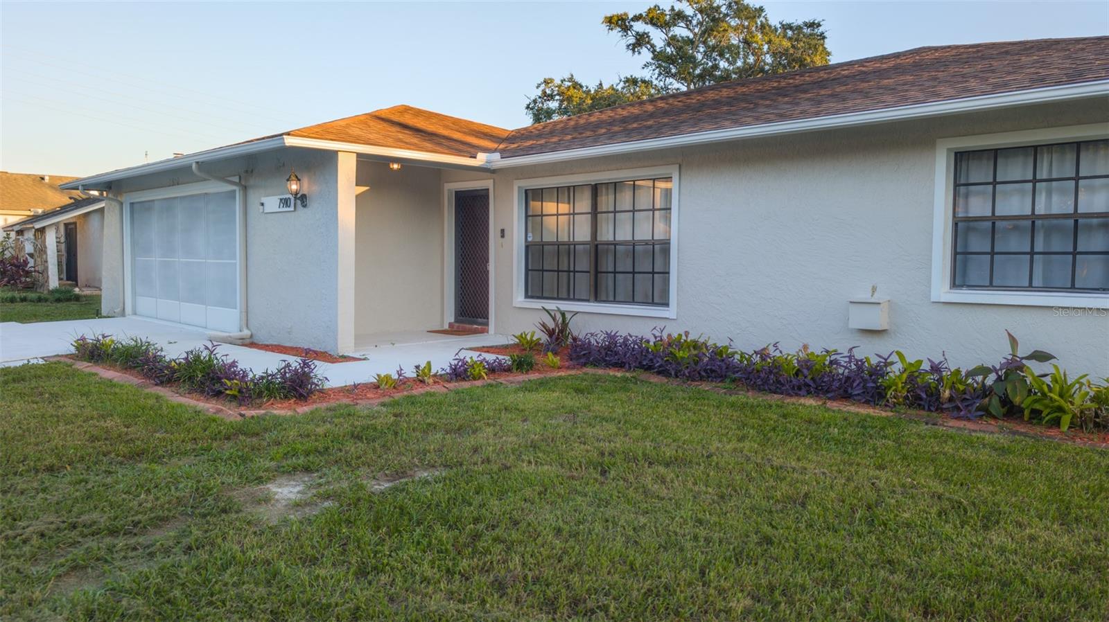 7910 RIVERDALE DR — photo 2