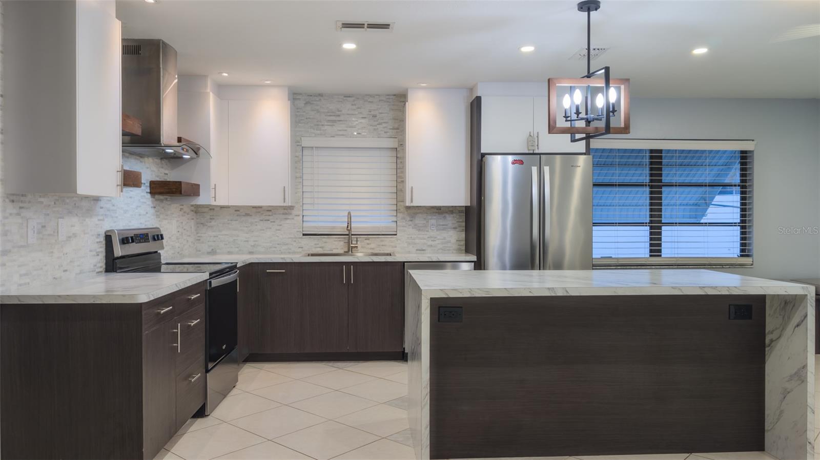 7910 RIVERDALE DR — photo 28