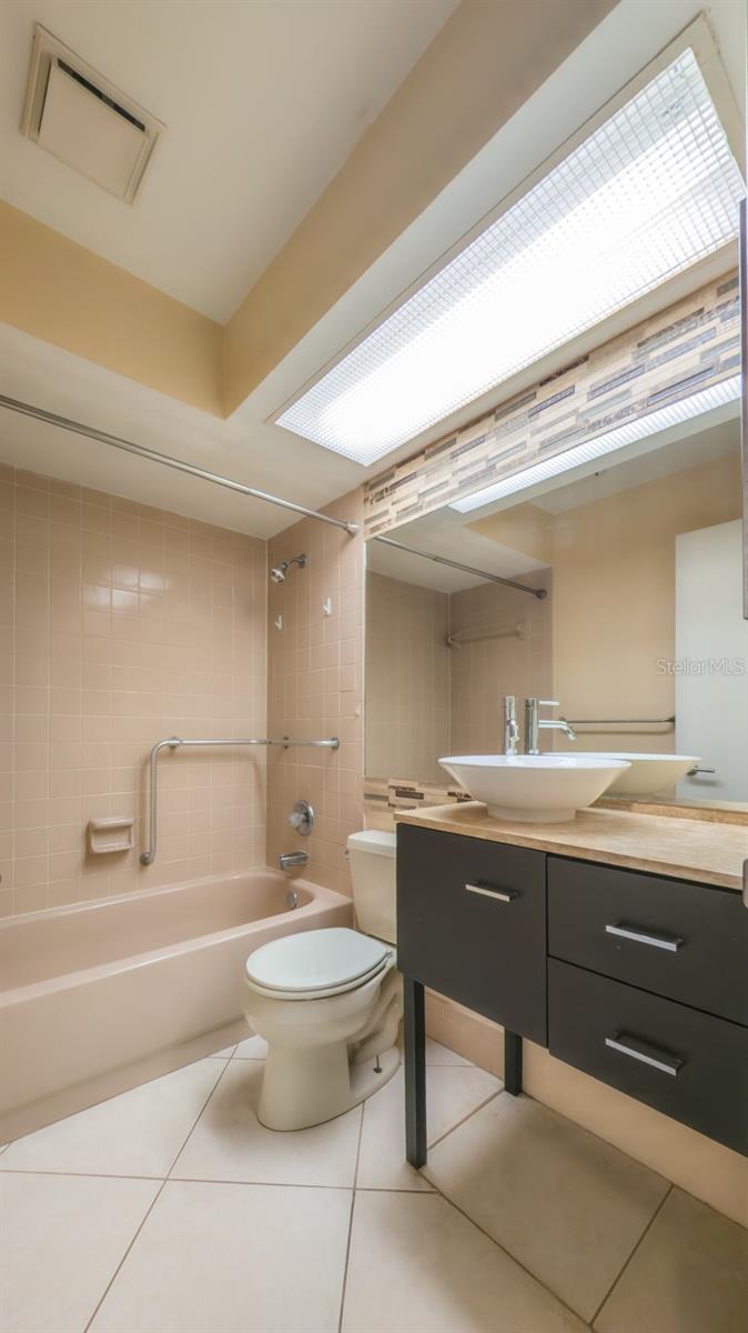 7910 RIVERDALE DR — photo 19