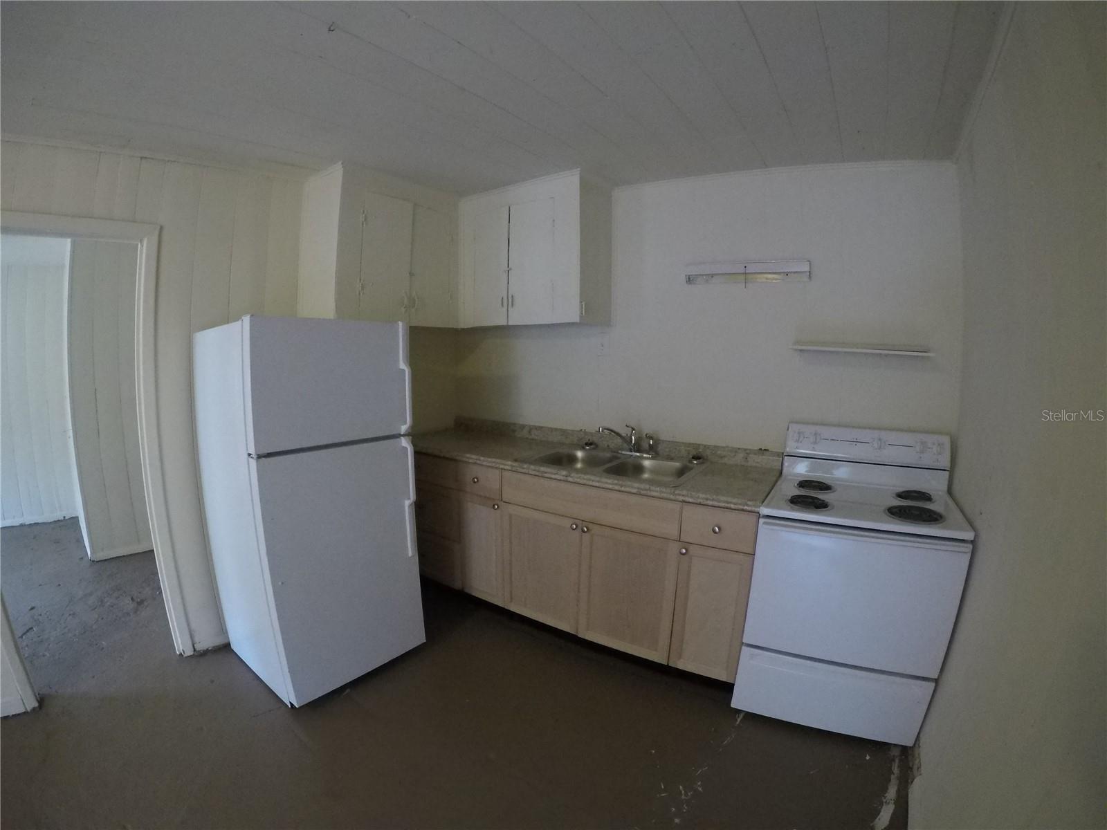 505 E VIRGINIA AVE #b — photo 2