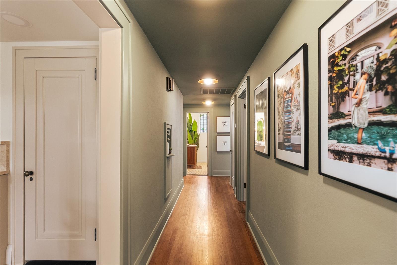 4521 W AZEELE ST — photo 40