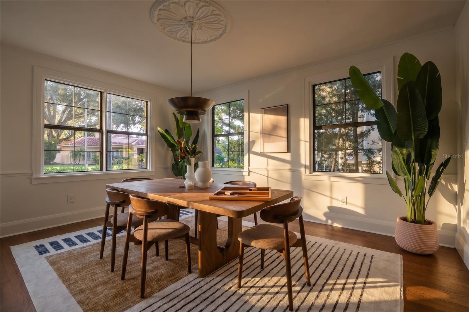 4521 W AZEELE ST — photo 11