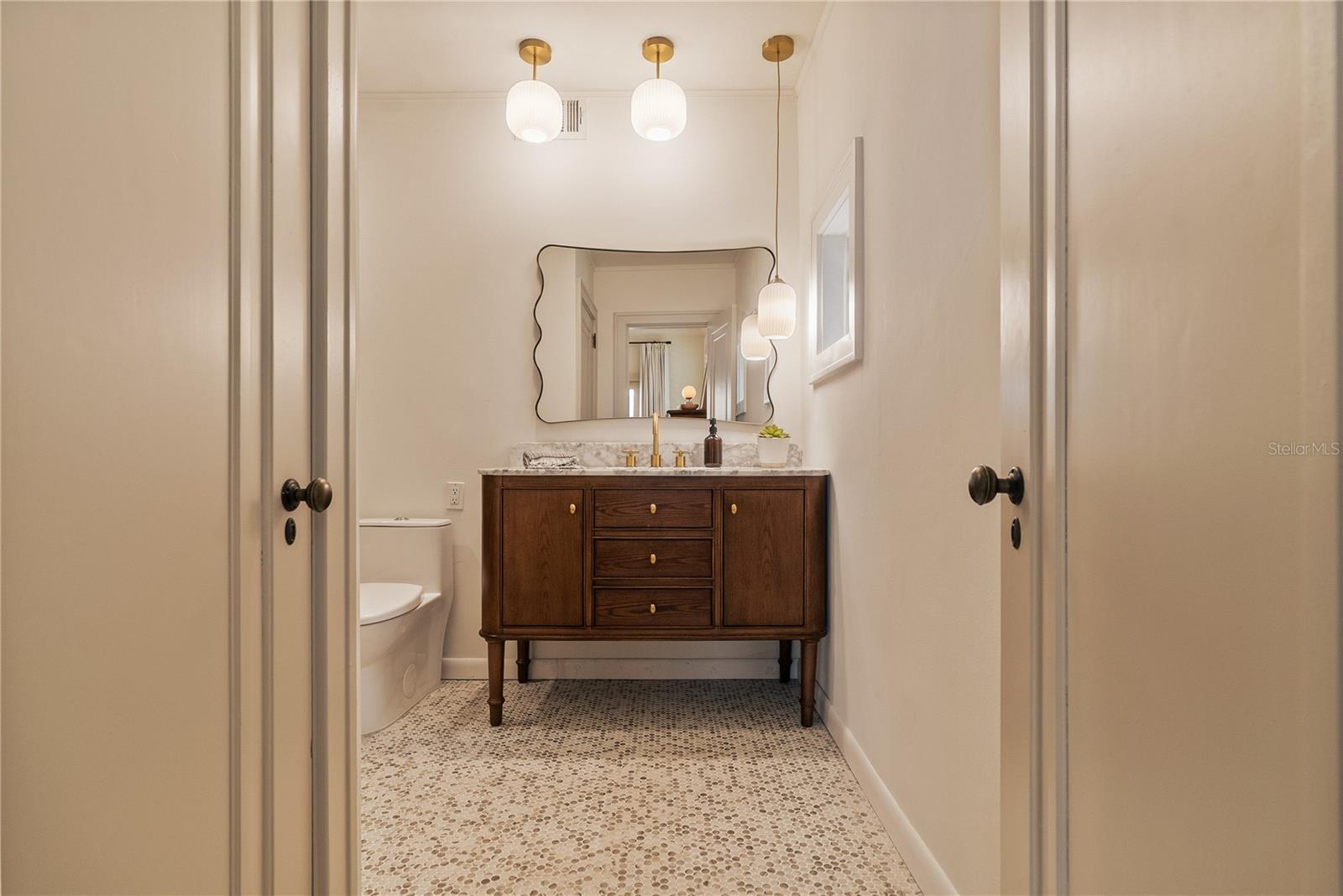 4521 W AZEELE ST — photo 38