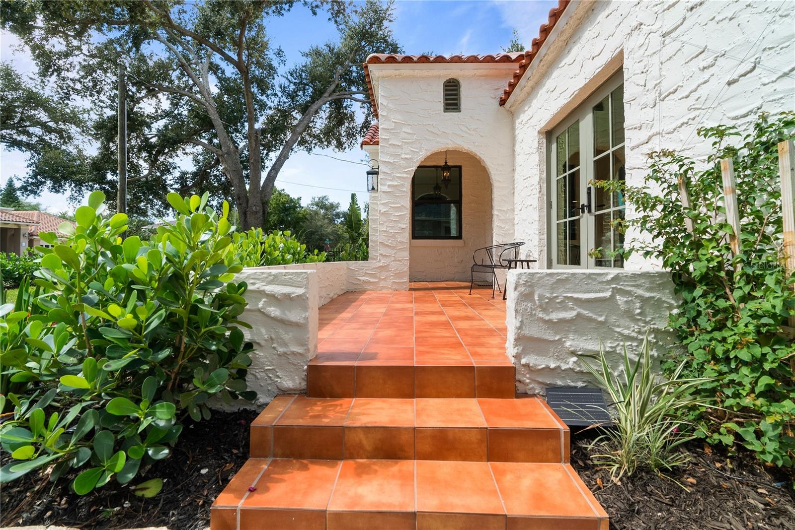 4521 W AZEELE ST — photo 3