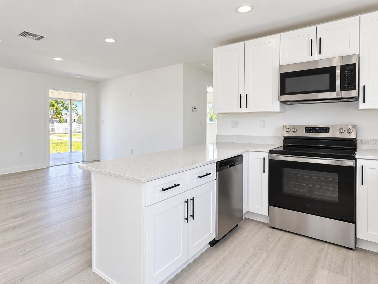 1735 NEW HAMPSHIRE AVE NE — photo 3