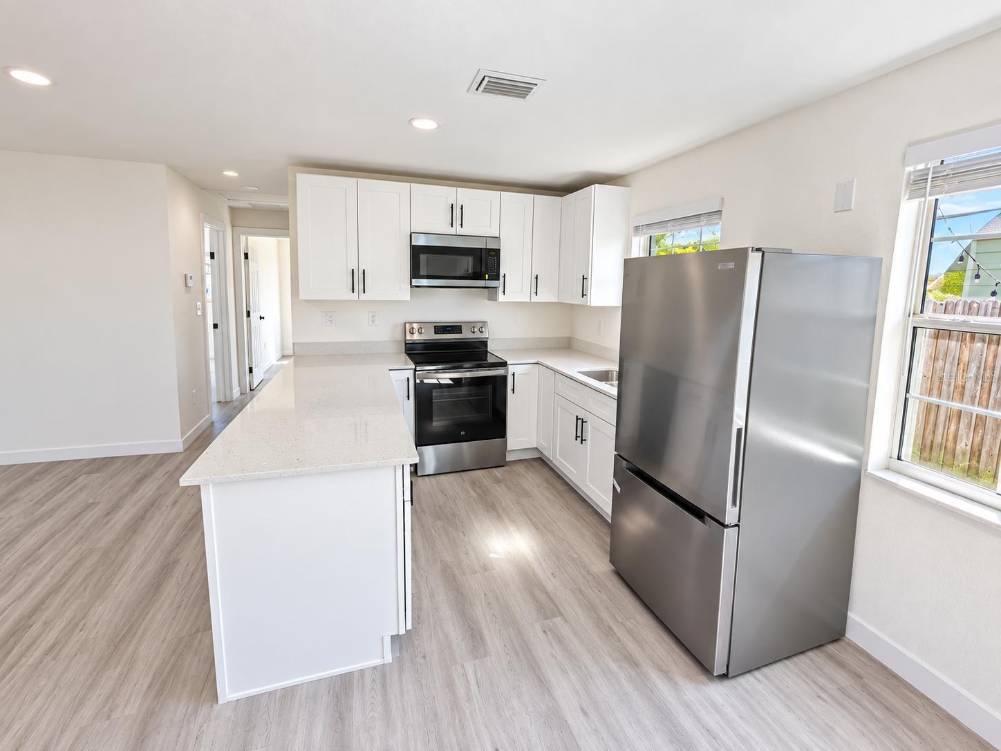 1735 NEW HAMPSHIRE AVE NE — photo 4