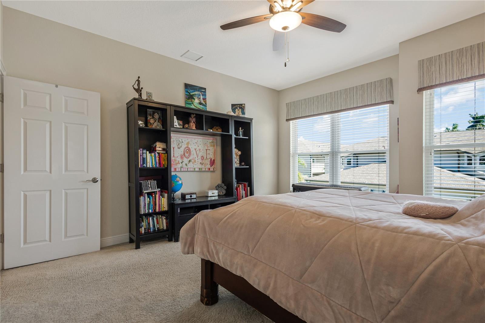 829 DATE PALM LN — photo 32
