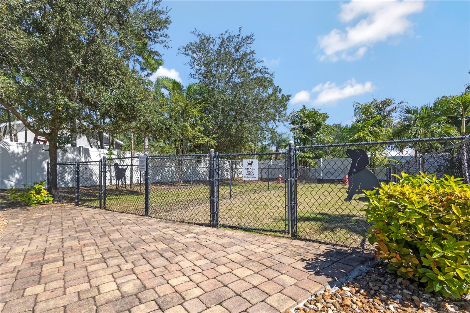 829 DATE PALM LN — photo 48