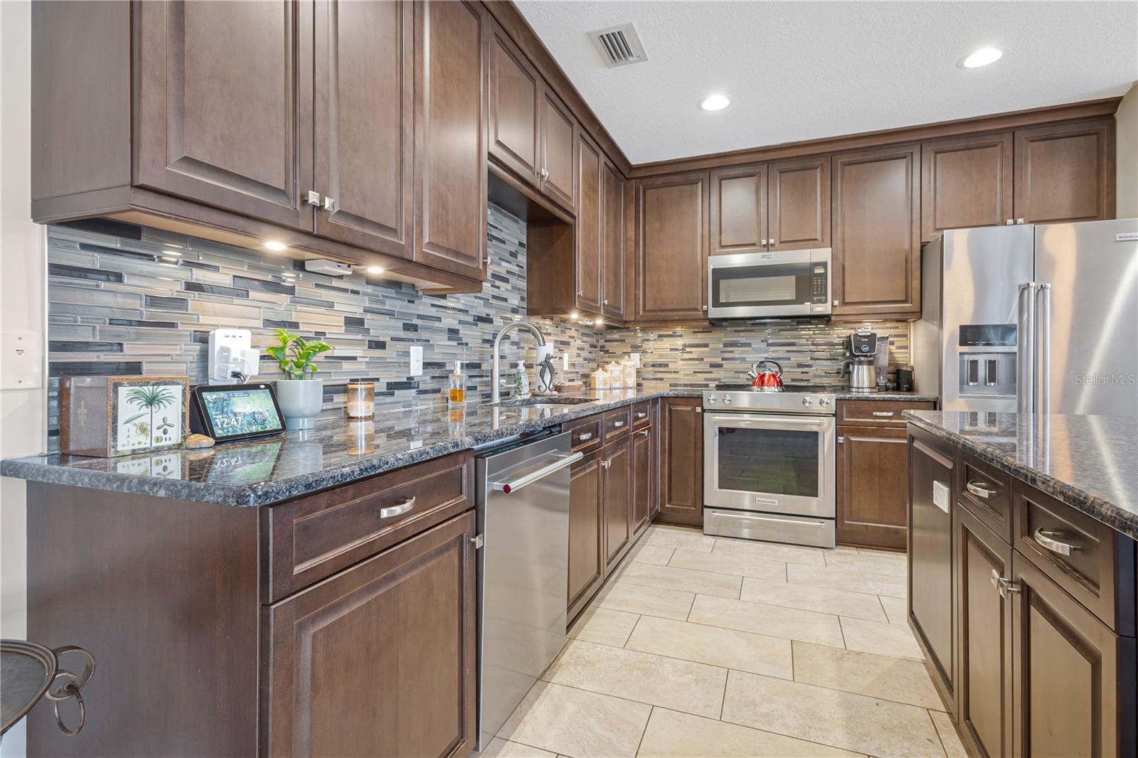 829 DATE PALM LN — photo 10