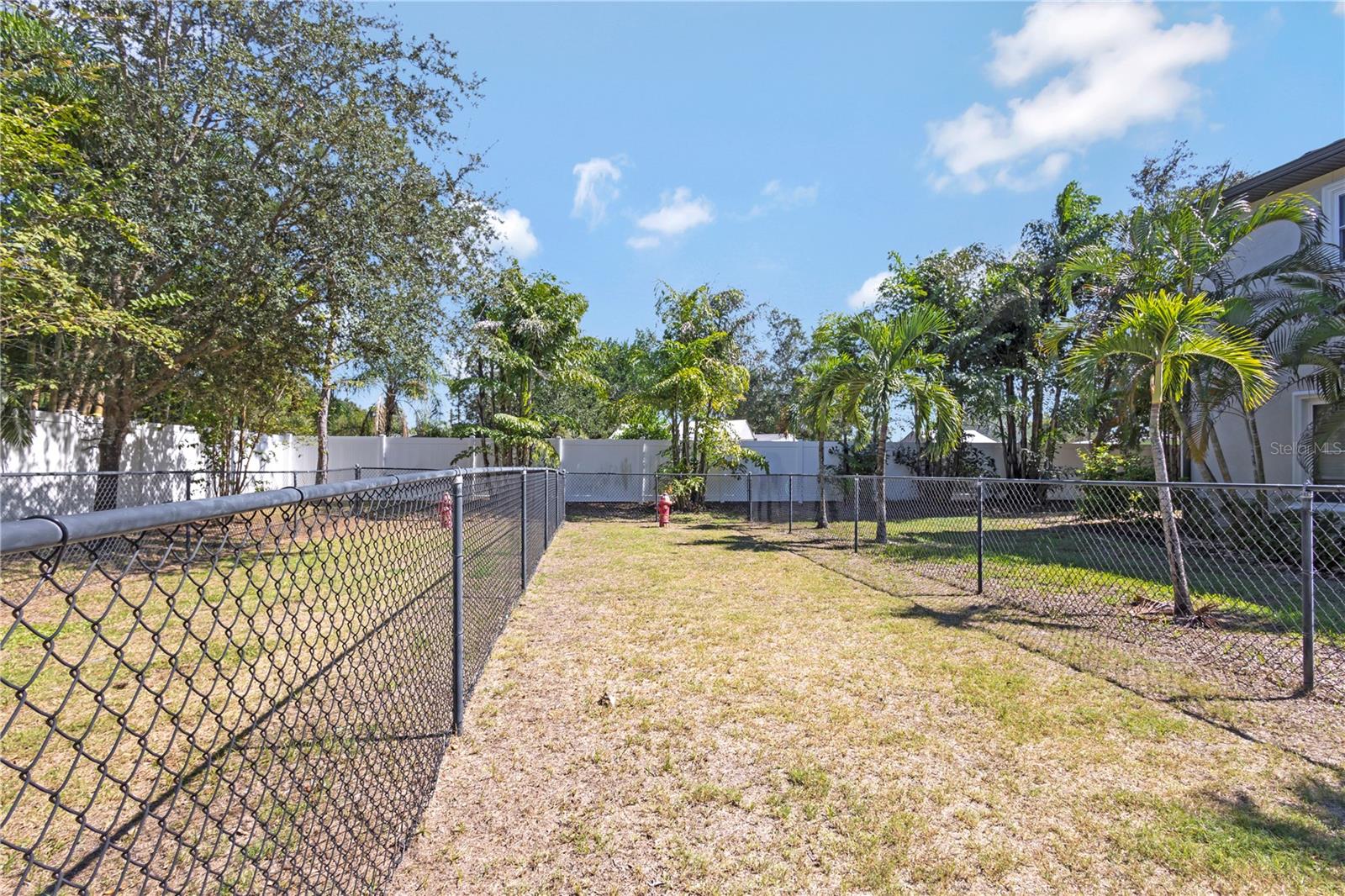 829 DATE PALM LN — photo 49