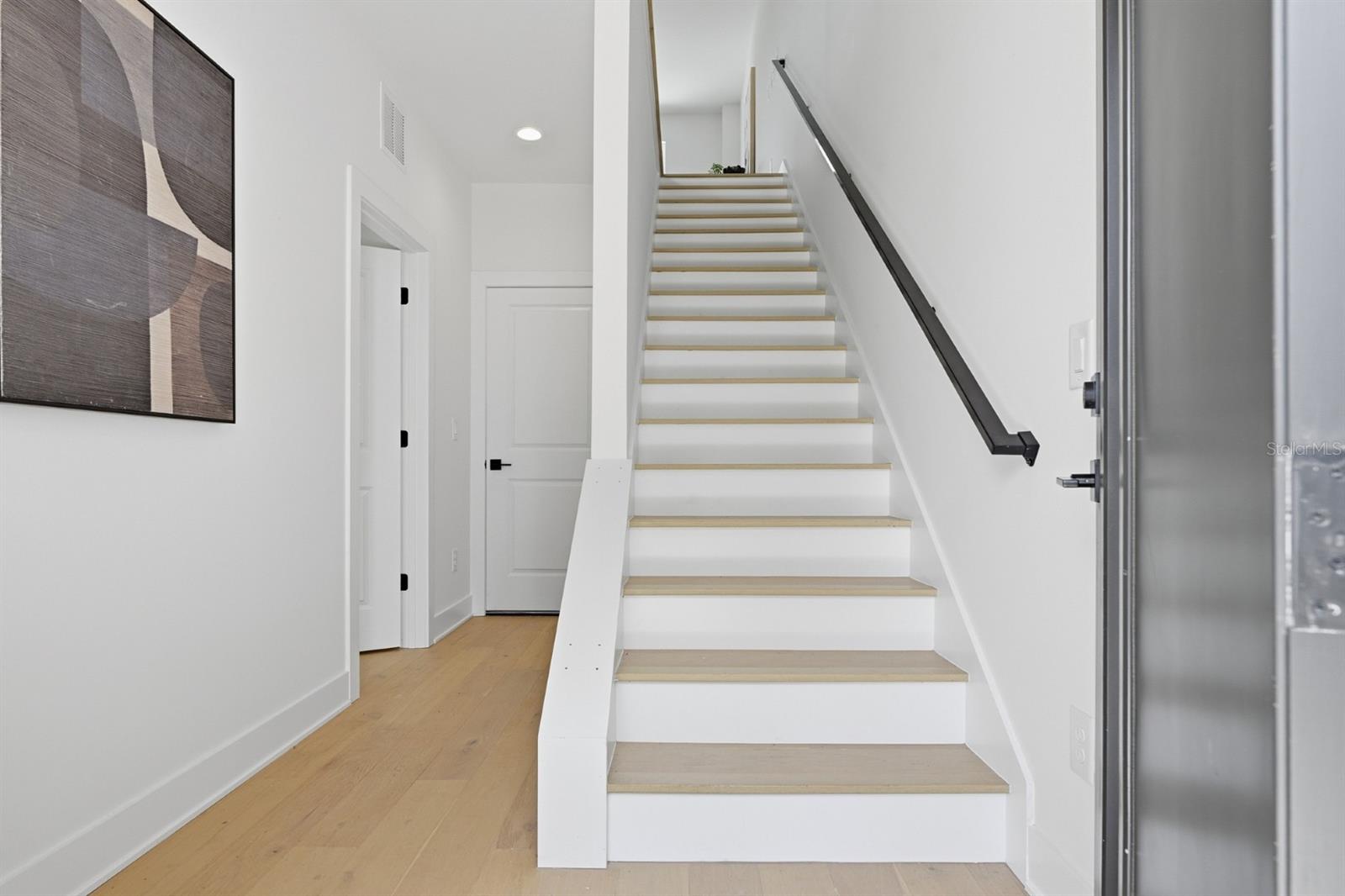 310 W COLUMBUS DR #2 — photo 2