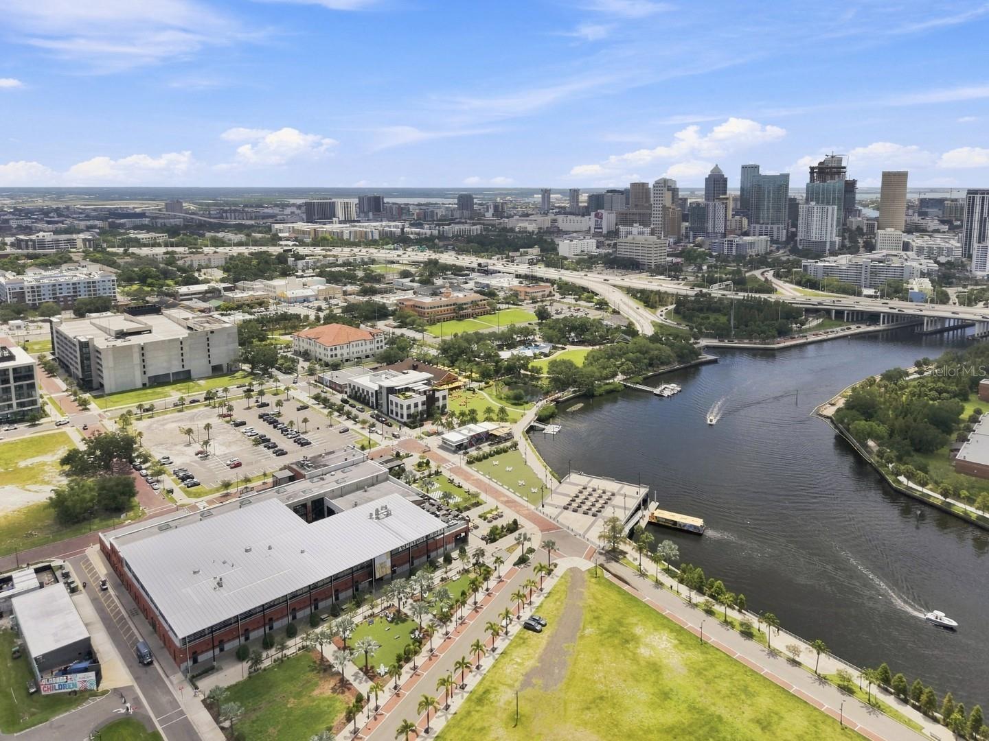 310 W COLUMBUS DR #2 — photo 31