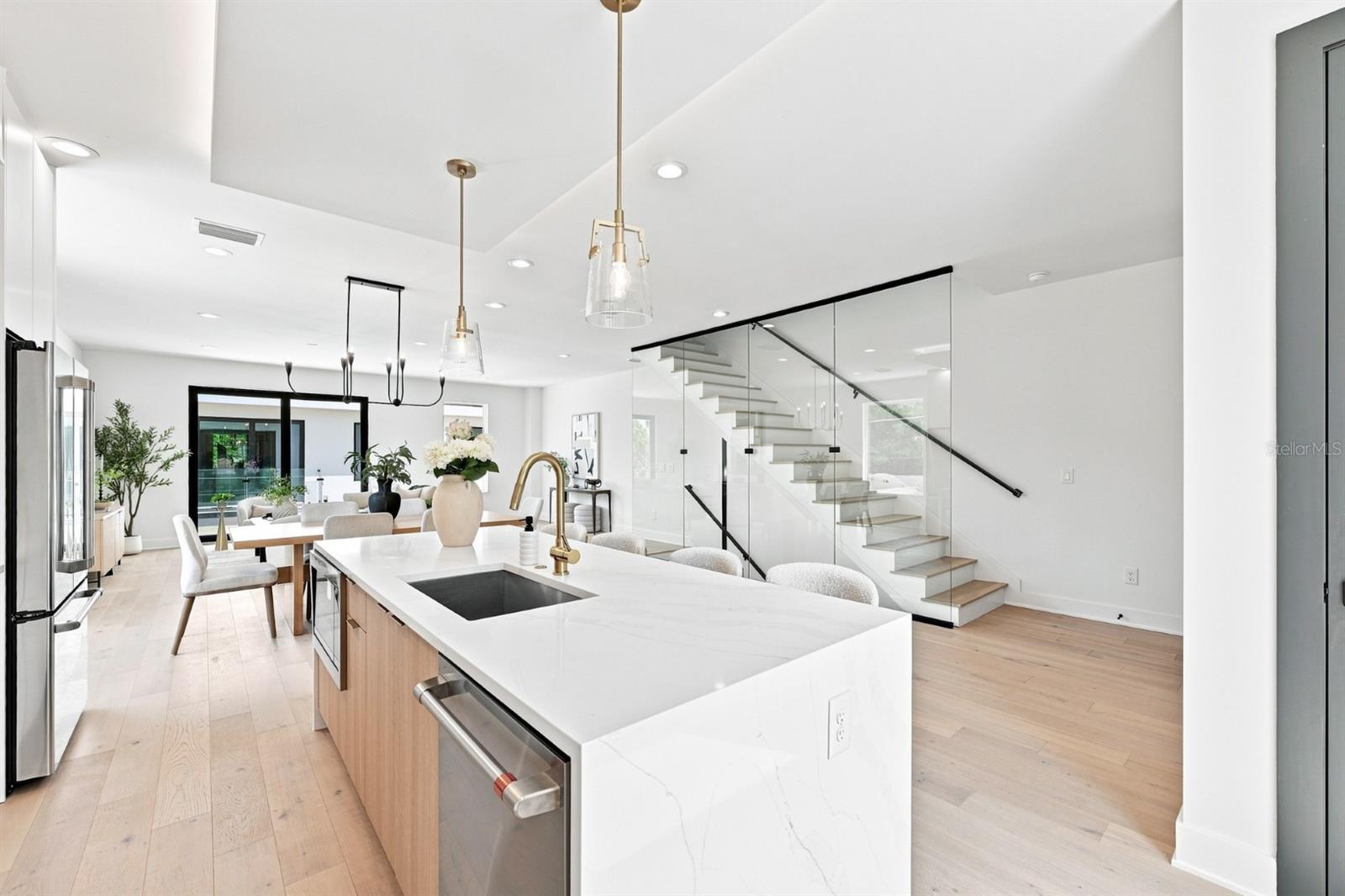 310 W COLUMBUS DR #2 — photo 7