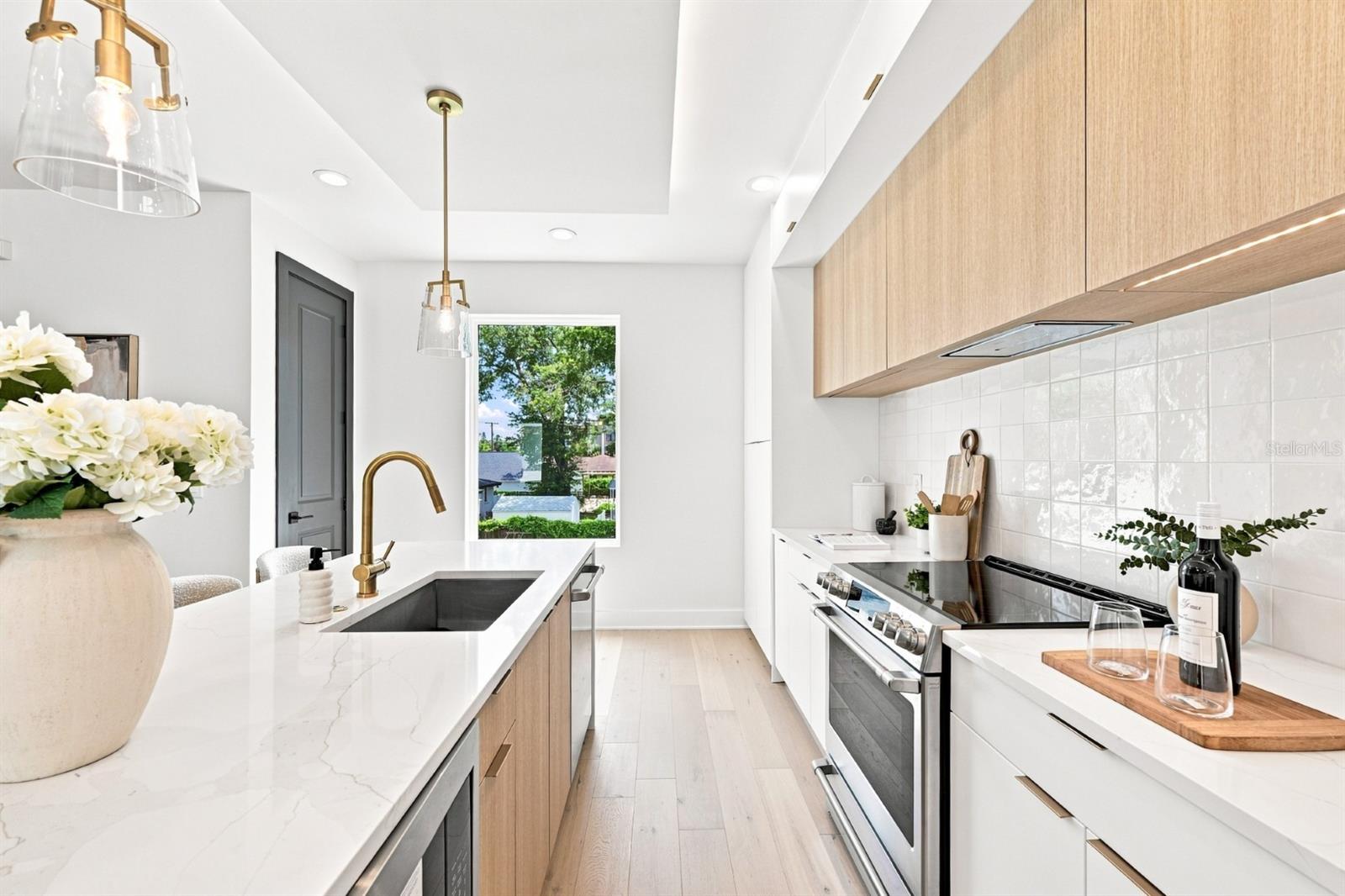 310 W COLUMBUS DR #2 — photo 8
