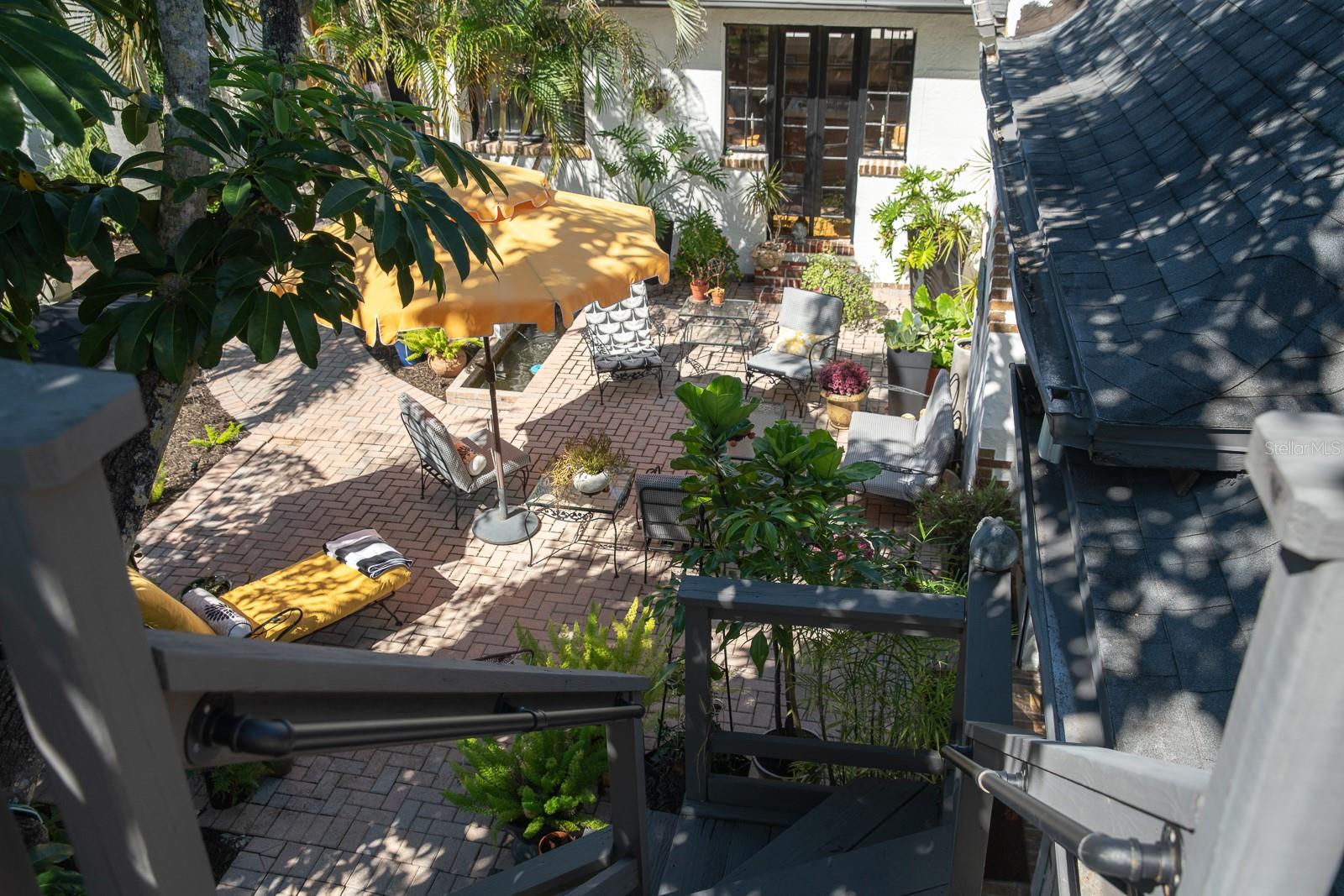1230 ESTREMADURA DR — photo 10