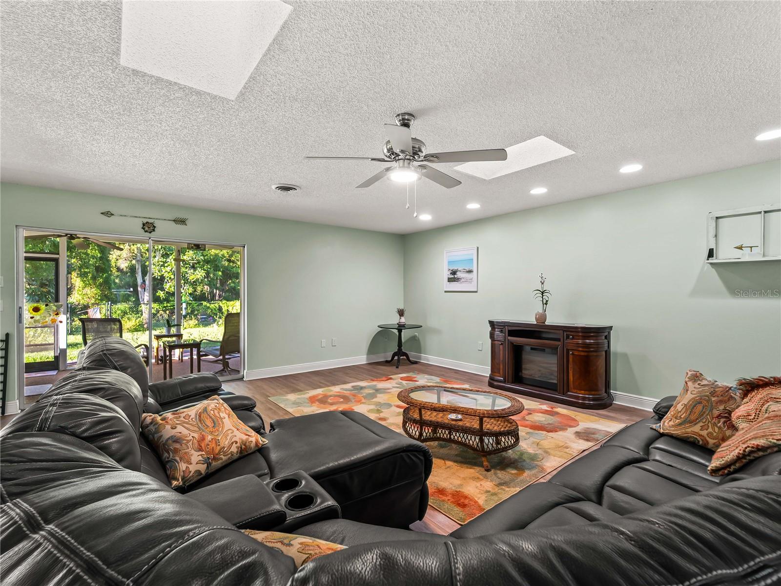 1319 PINEBROOK WAY CT — photo 12