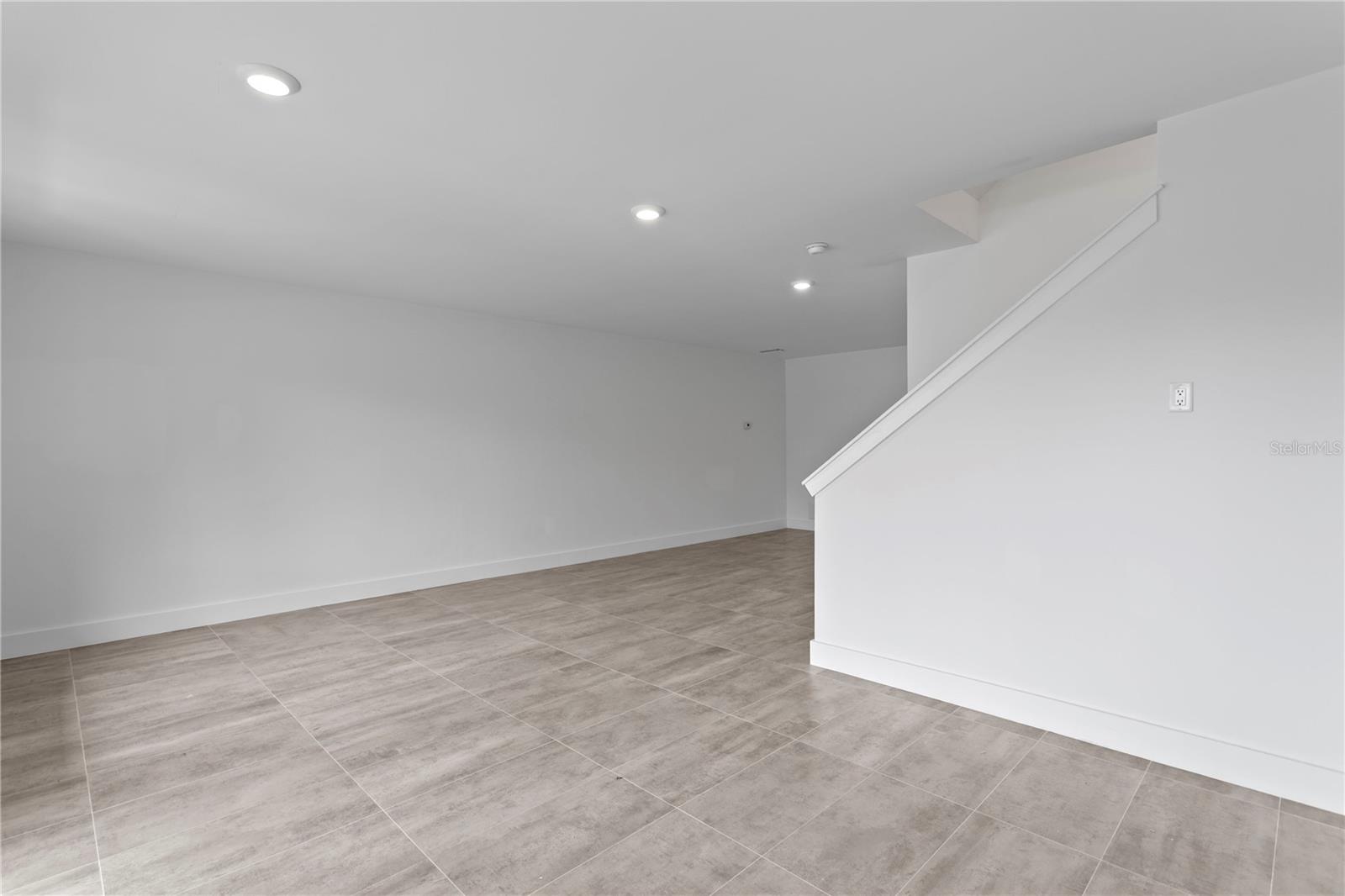 90 COLUMBIA DR #5 — photo 5