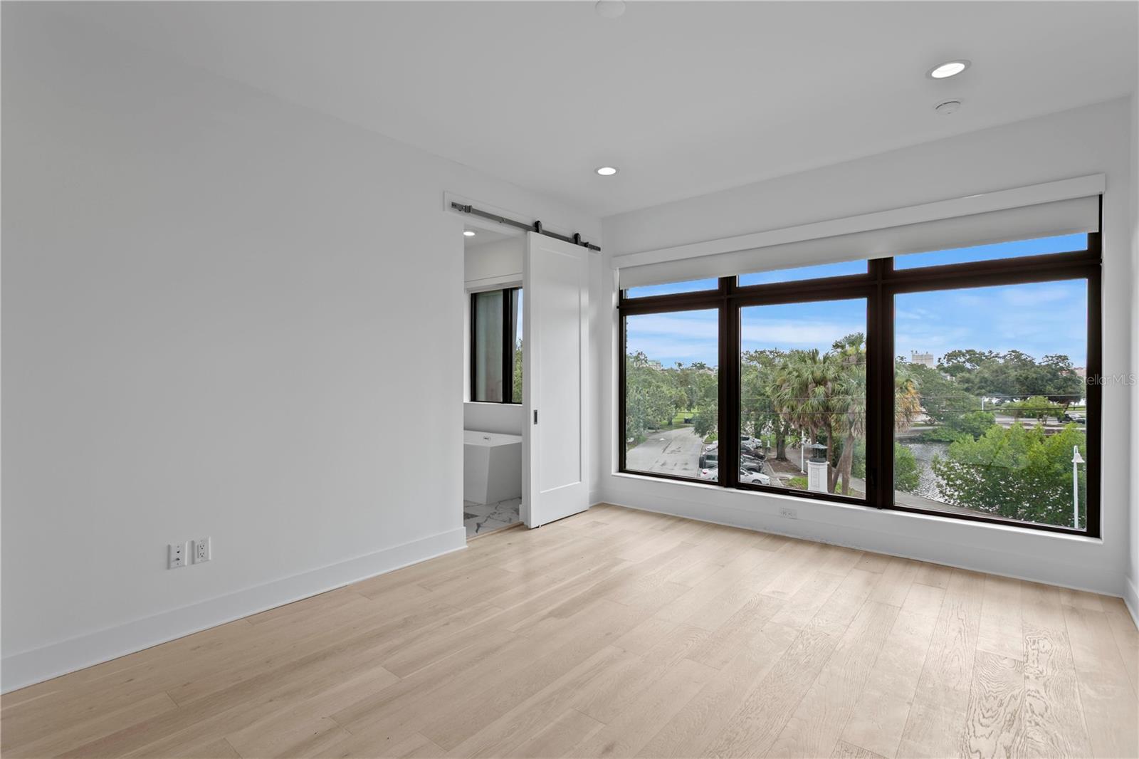 90 COLUMBIA DR #5 — photo 21