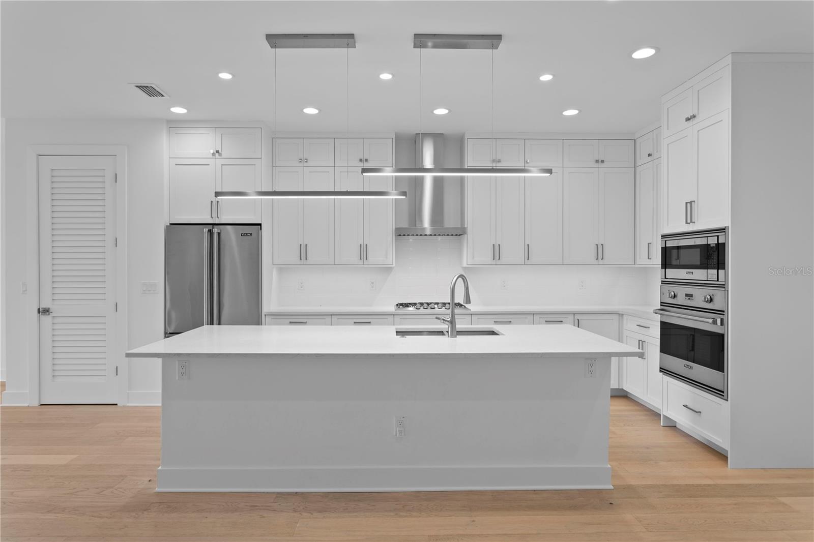 90 COLUMBIA DR #5 — photo 14