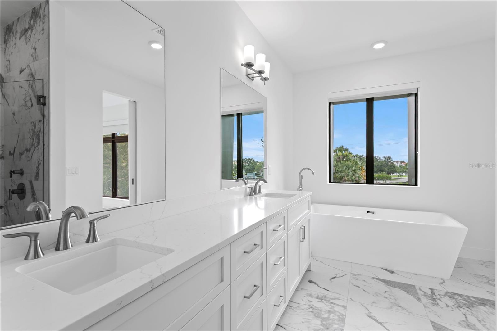 90 COLUMBIA DR #5 — photo 24