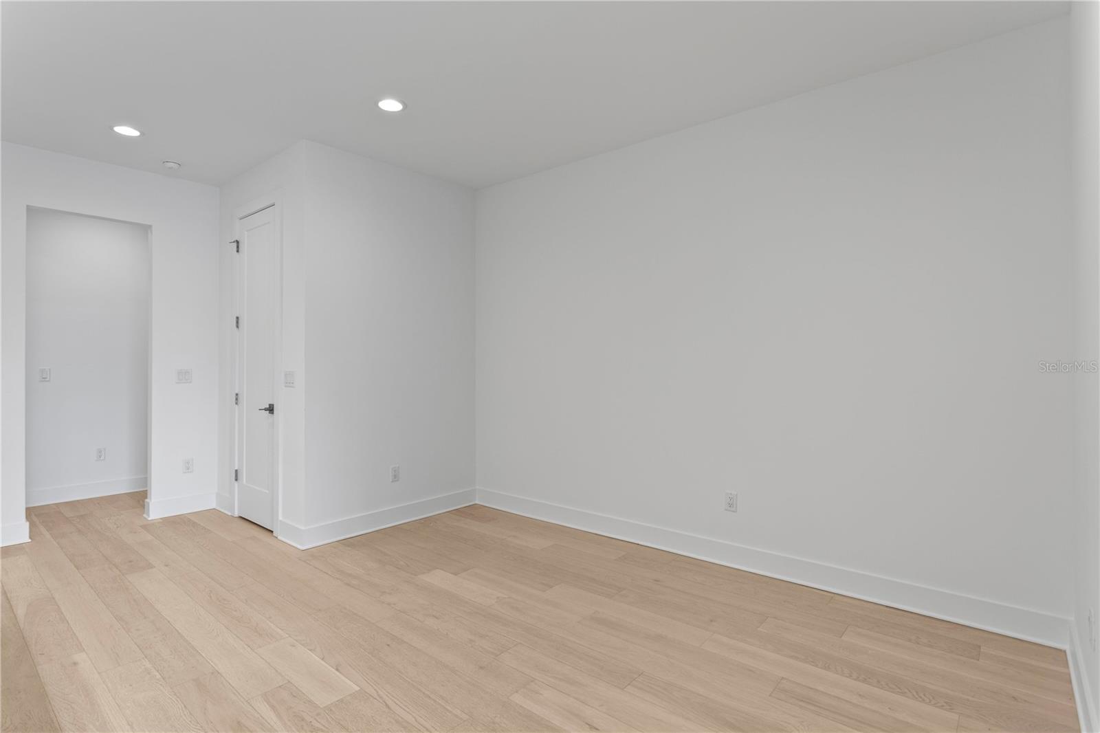 90 COLUMBIA DR #5 — photo 40