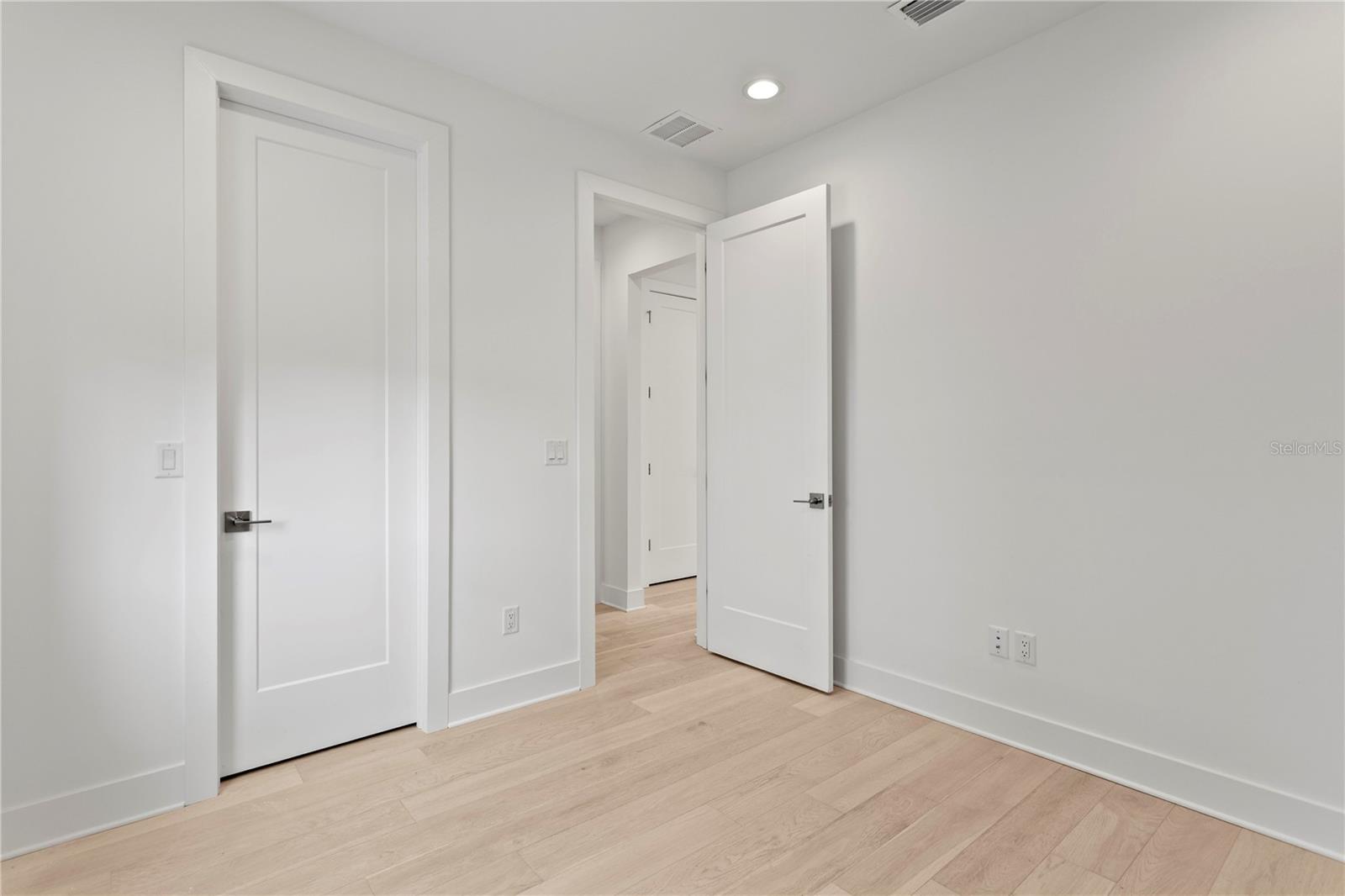 90 COLUMBIA DR #5 — photo 39