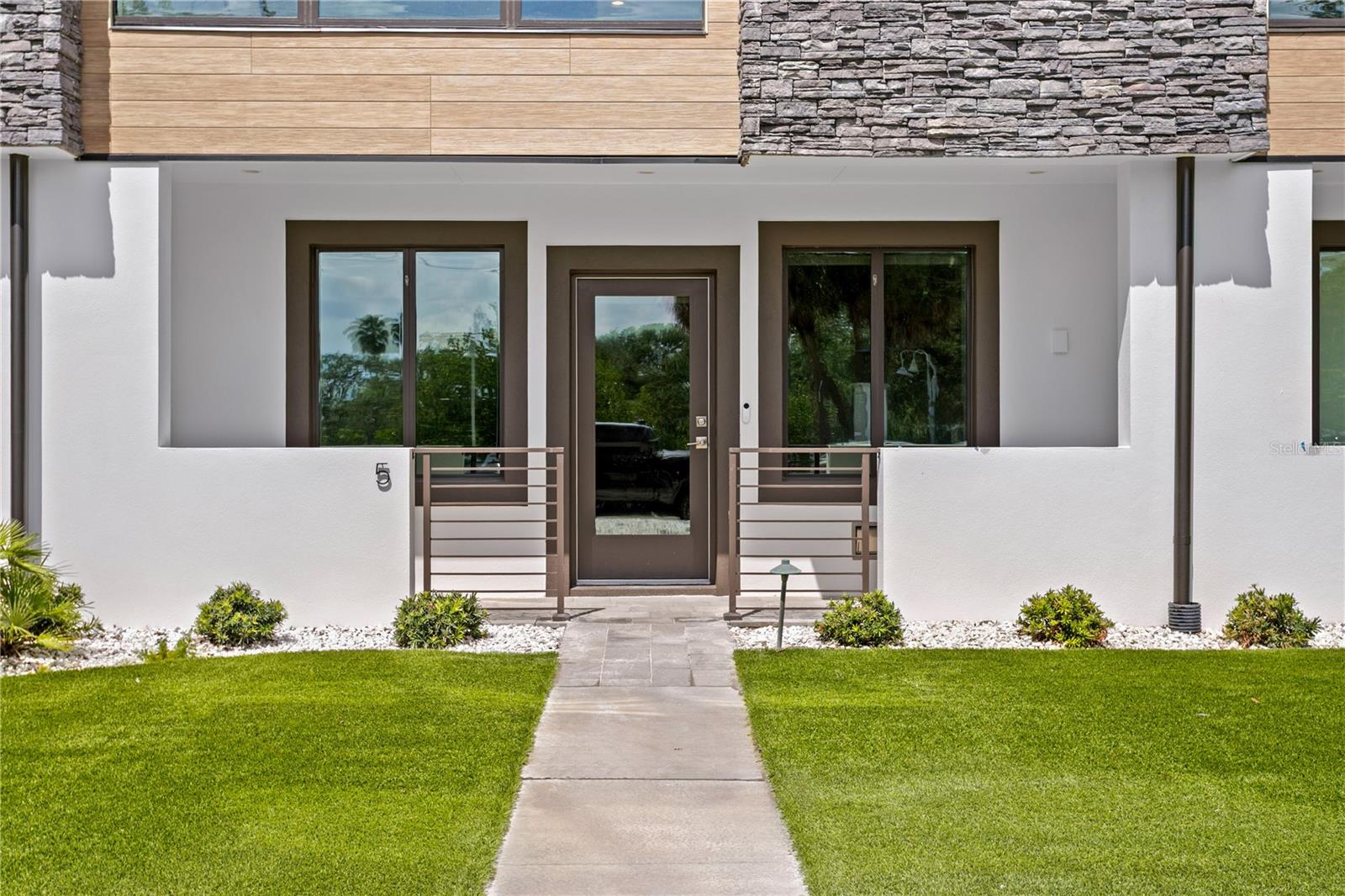 90 COLUMBIA DR #5 — photo 3