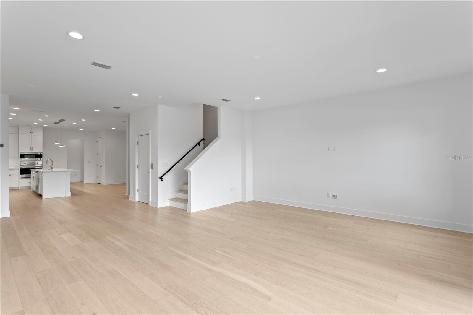 90 COLUMBIA DR #5 — photo 10