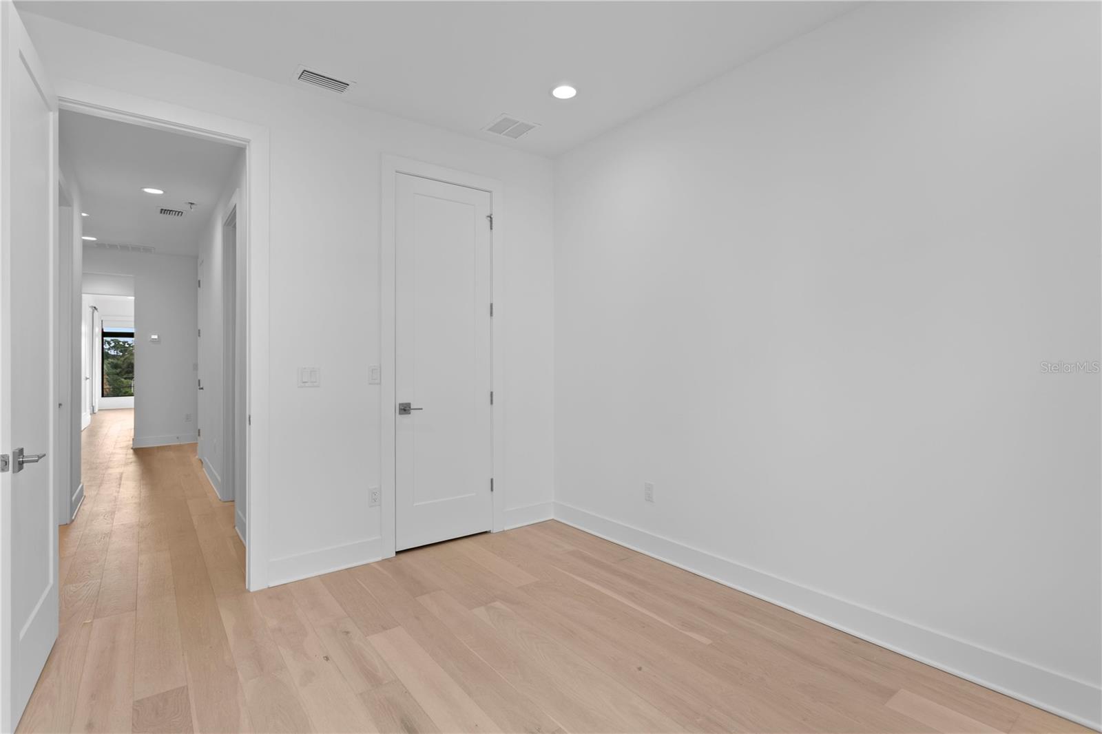 90 COLUMBIA DR #5 — photo 36