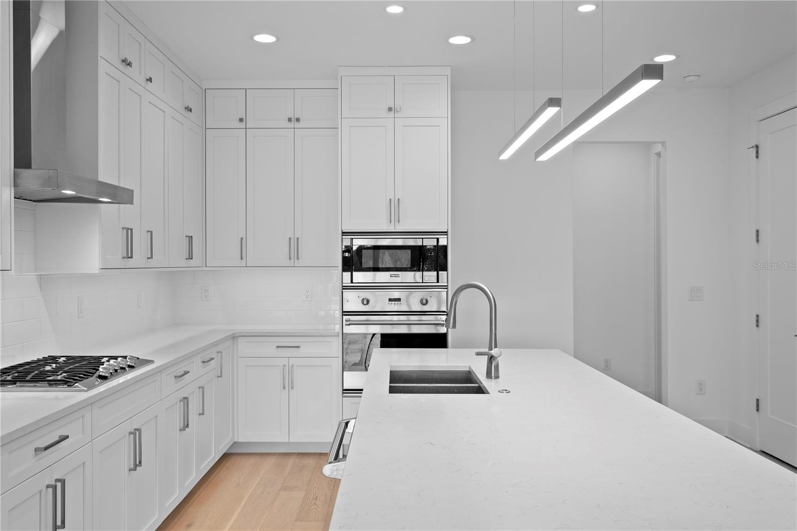 90 COLUMBIA DR #5 — photo 13