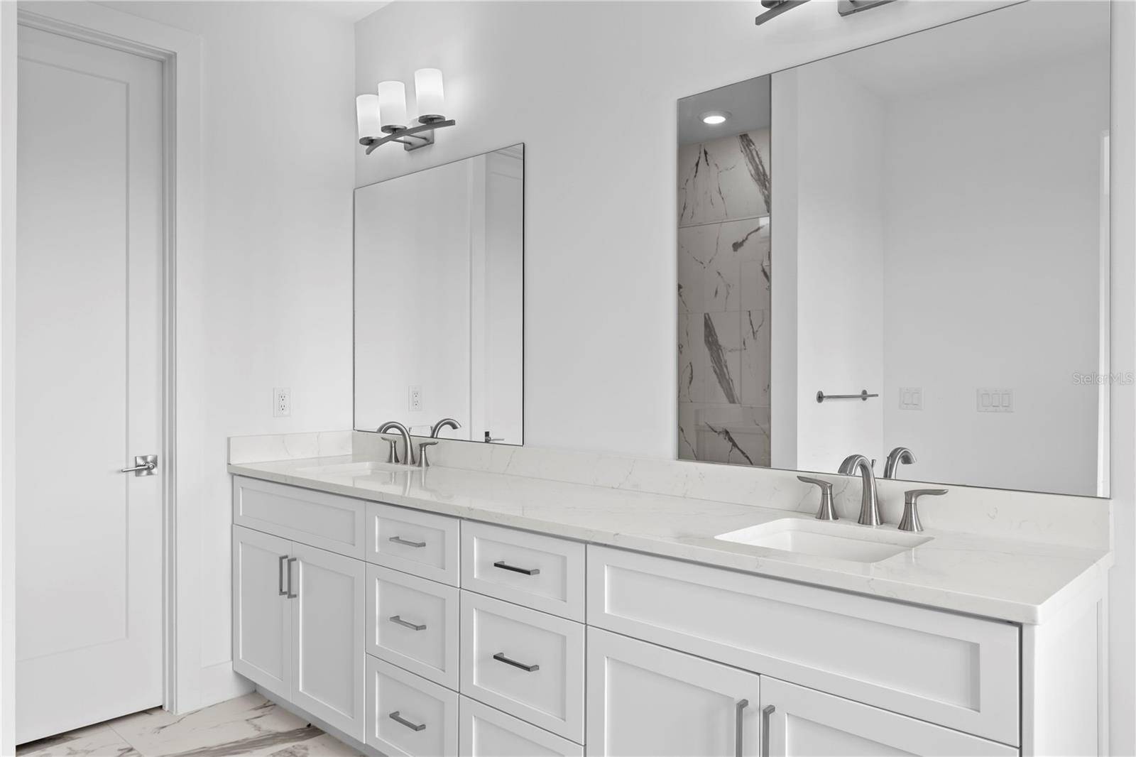 90 COLUMBIA DR #5 — photo 25